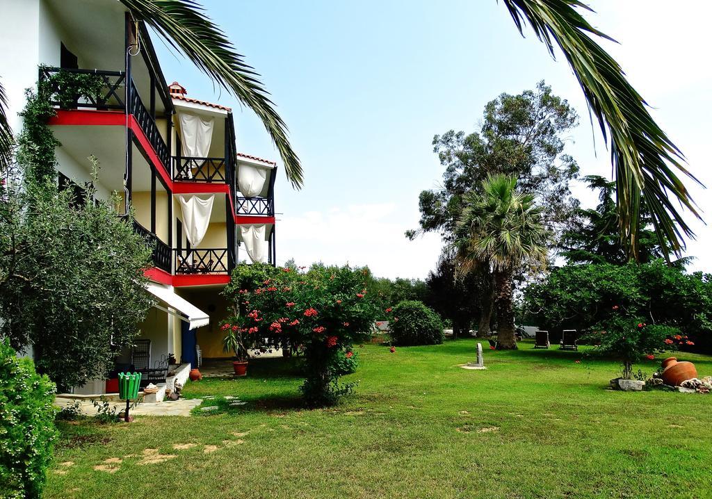 Apartments Karpetis A Green Paradise Psakoudia Phòng bức ảnh