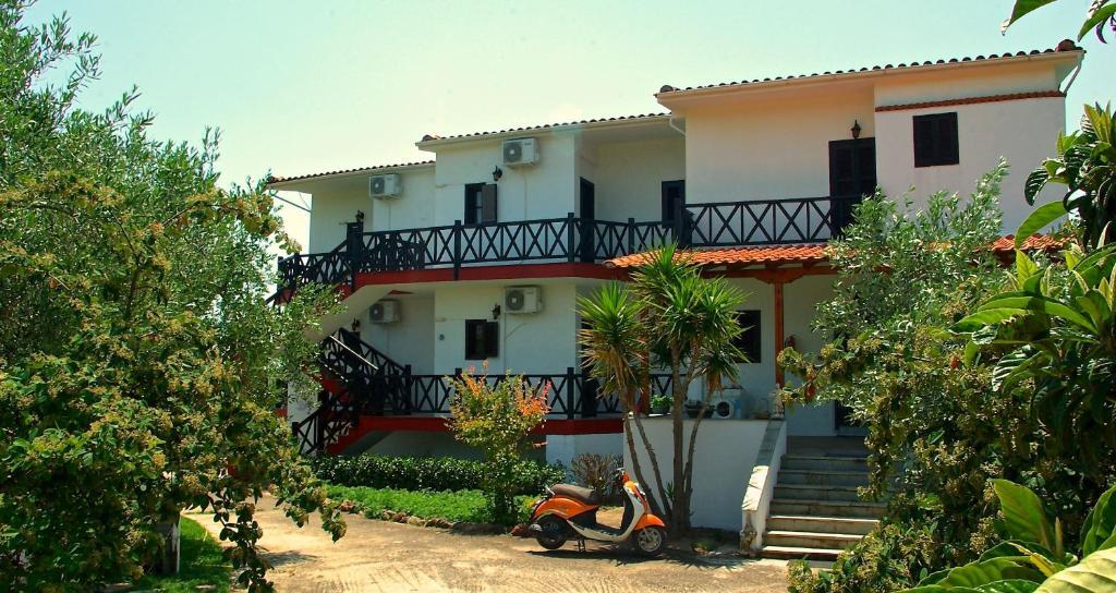 Apartments Karpetis A Green Paradise Psakoudia Ngoại thất bức ảnh